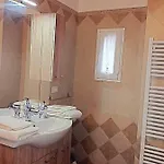 Il Casale Dei Principi לינה וארוחת בוקר לצ'ה